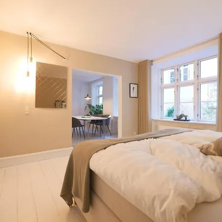 Boheme Chic & Kings Garden. Apartman
